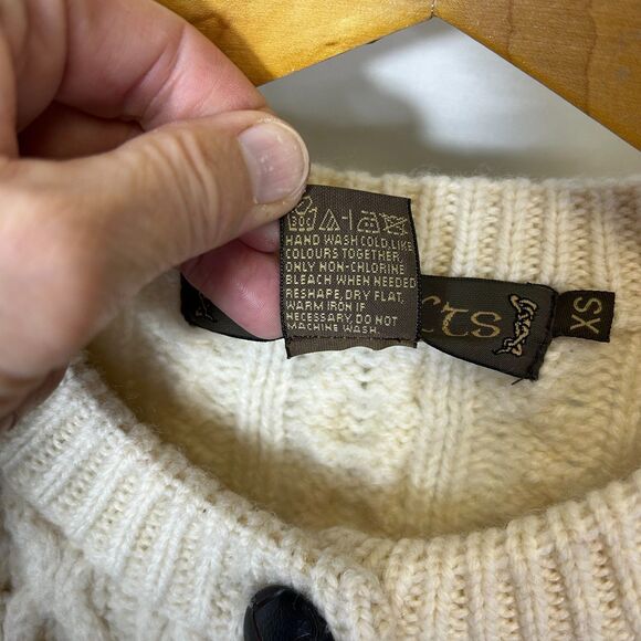VTG Inis Crafts Ireland Ivory Merino Wool Fisherman Cable Knit Cardigan Size XS - Picture 9 of 12